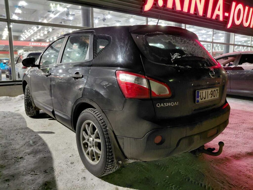 Nissan Qashqai 2010 Musta
