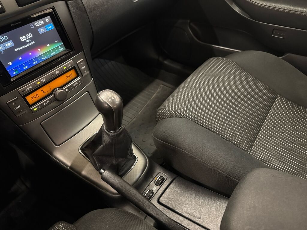 Toyota Avensis 2007 Vihreä