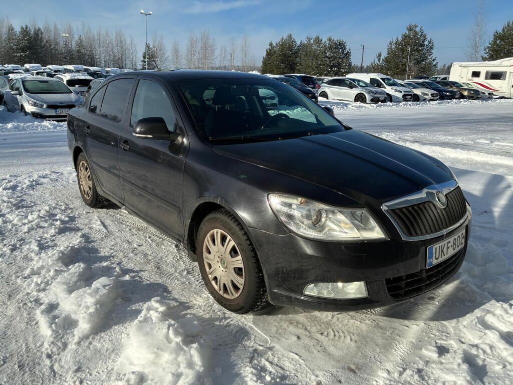 Skoda Octavia 2010 Musta
