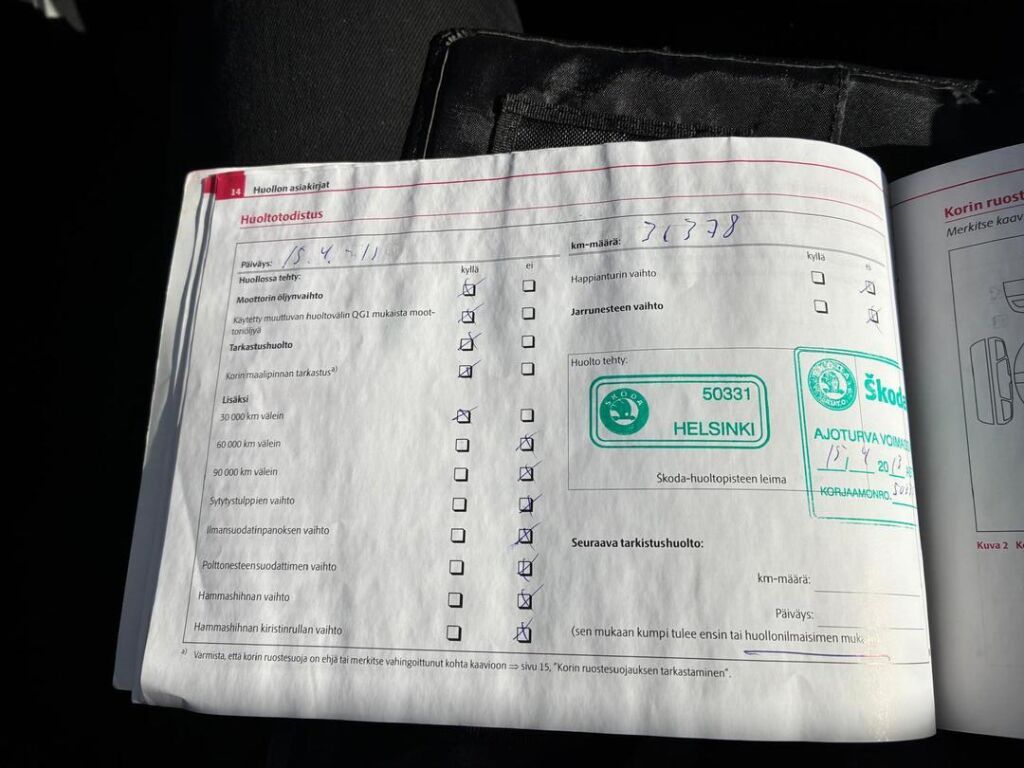 Skoda Octavia 2010 Musta