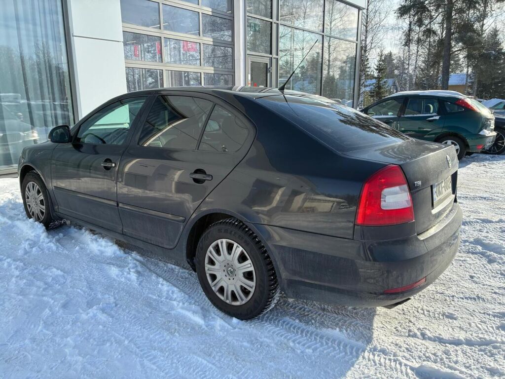 Skoda Octavia 2010 Musta