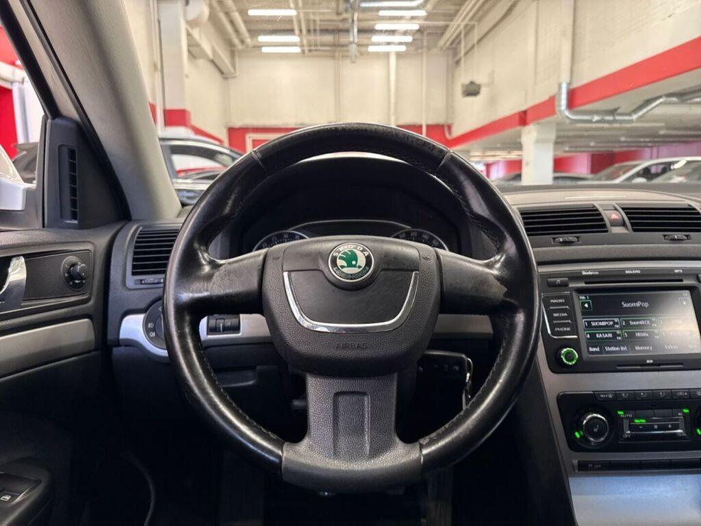 Skoda Octavia 2010 Valkoinen