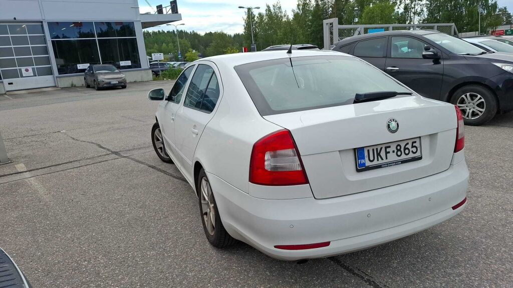 Skoda Octavia 2010 Valkoinen