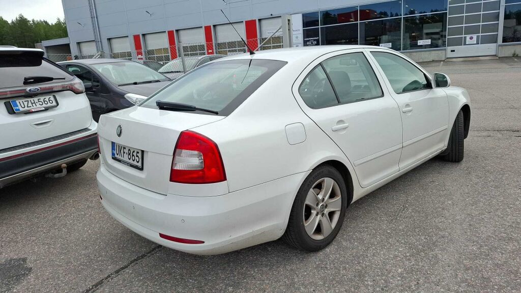 Skoda Octavia 2010 Valkoinen