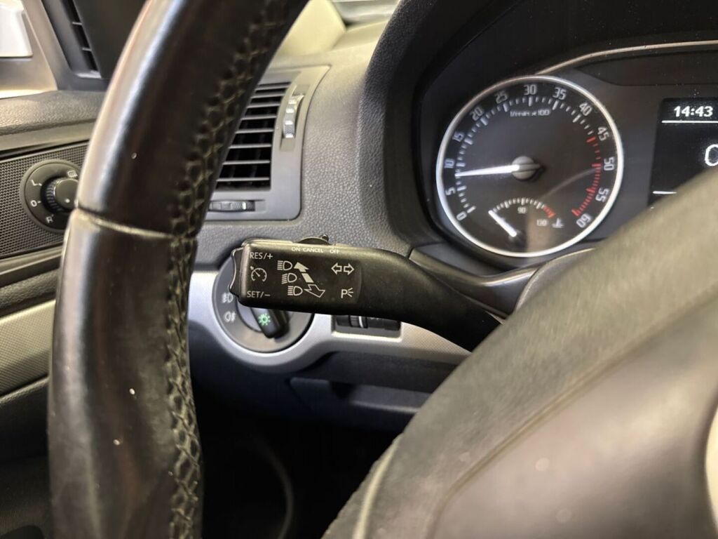 Skoda Octavia 2010 Valkoinen