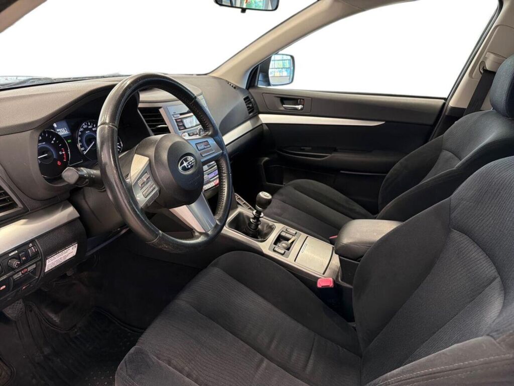 Subaru Outback 2011 Musta