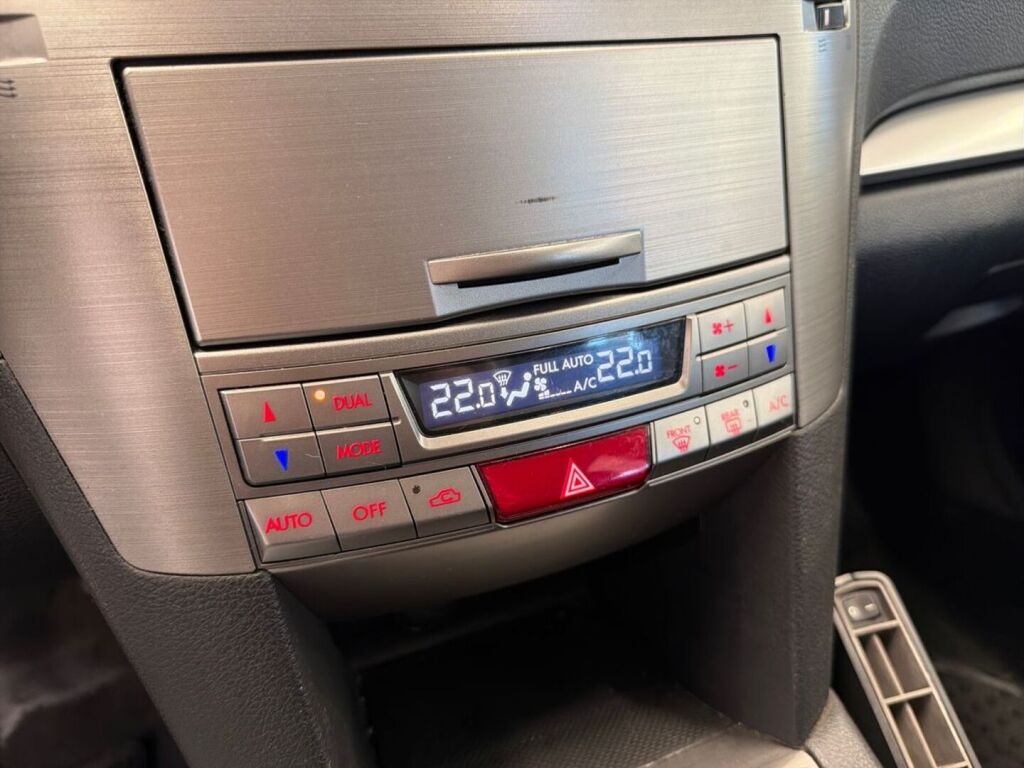 Subaru Outback 2011 Musta