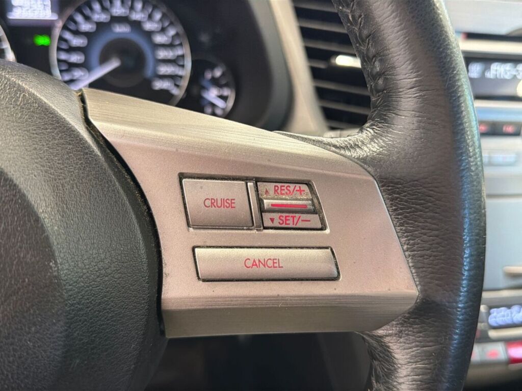 Subaru Outback 2011 Musta