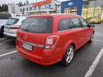 Opel Astra 2011 Punainen