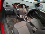Opel Astra 2011 Punainen