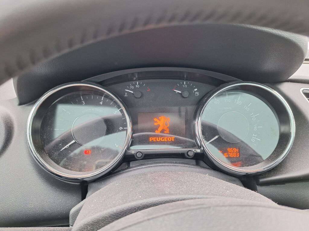 Peugeot 3008 2010 Harmaa