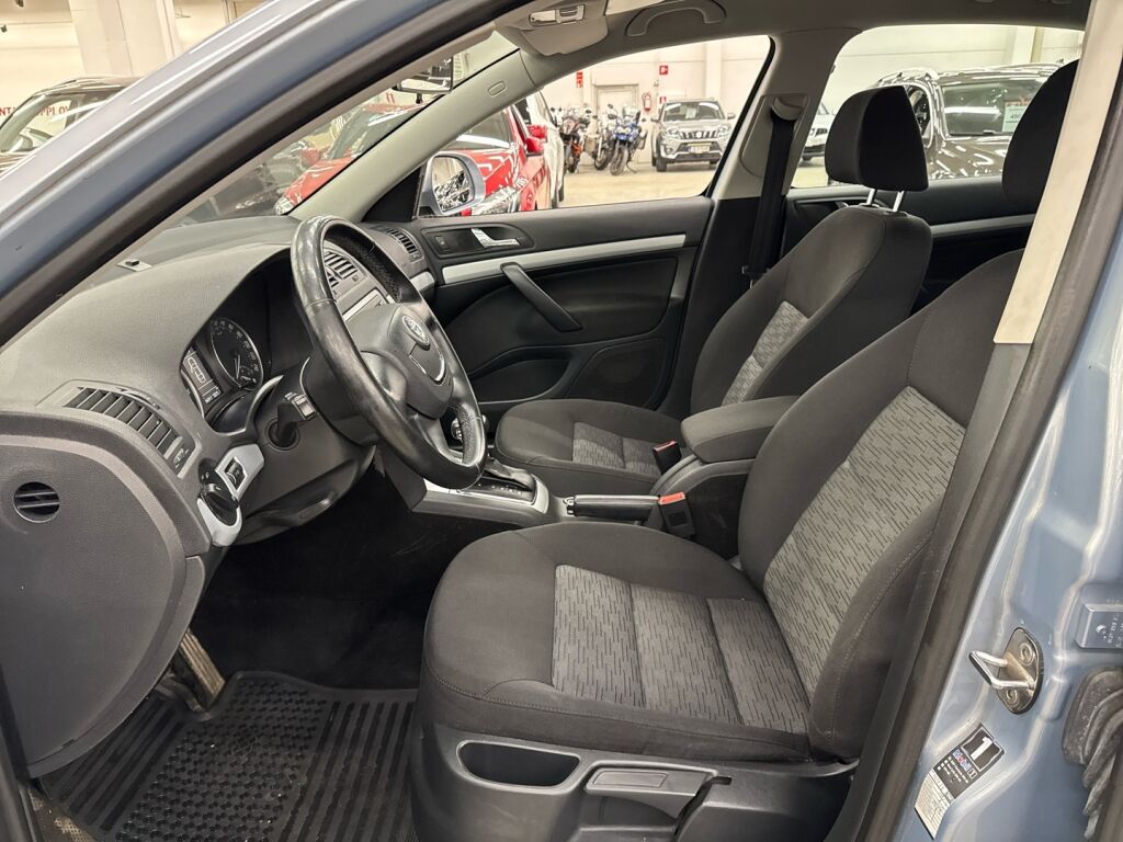 Skoda Octavia 2011 Sininen