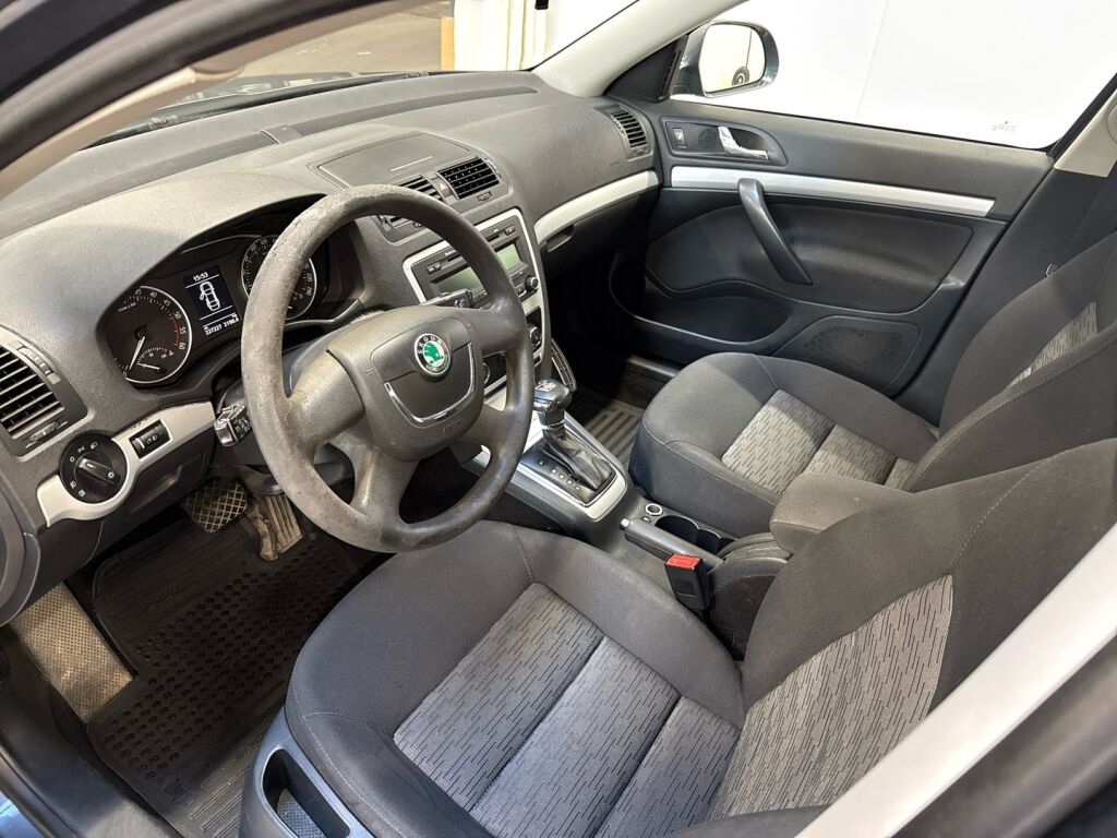Skoda Octavia 2011 Harmaa