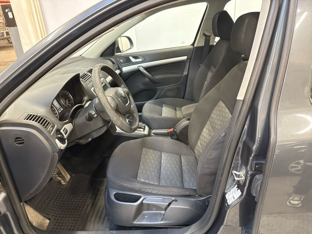 Skoda Octavia 2011 Harmaa