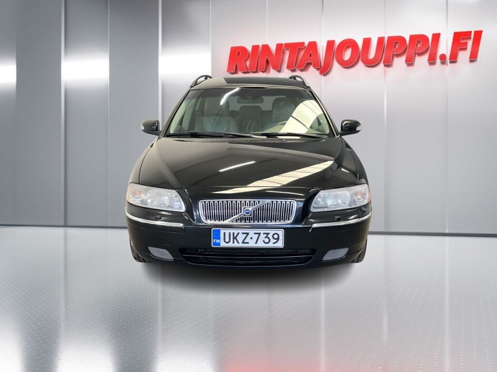 Volvo V70 2007 Musta