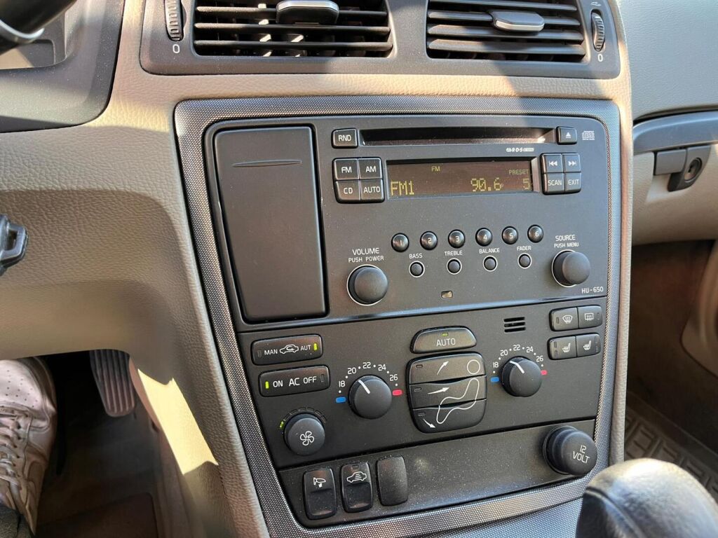 Volvo V70 2007 Musta