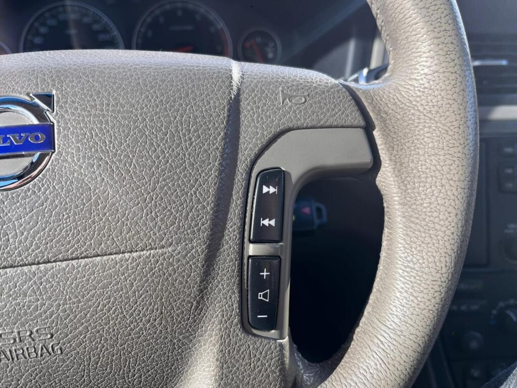 Volvo V70 2007 Musta