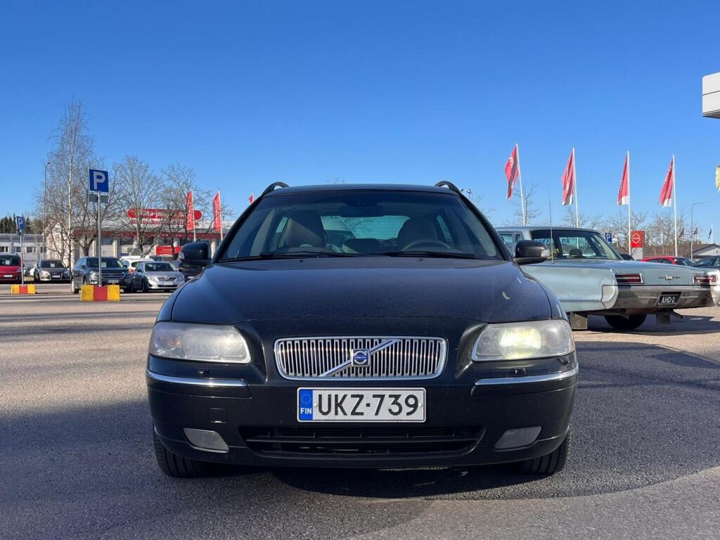Volvo V70 2007 Musta