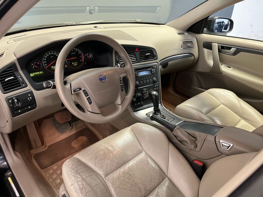 Volvo V70 2007 Musta