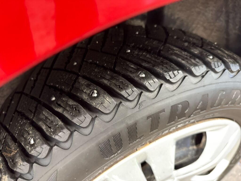 Skoda Fabia 2011 Punainen