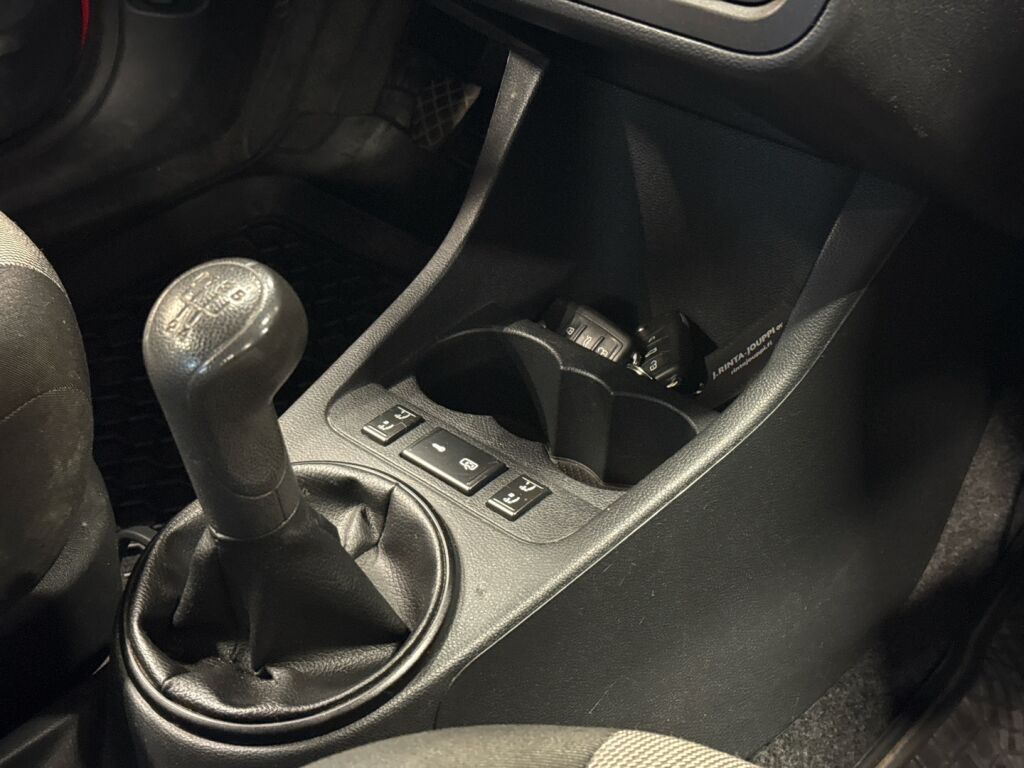 Skoda Fabia 2011 Punainen