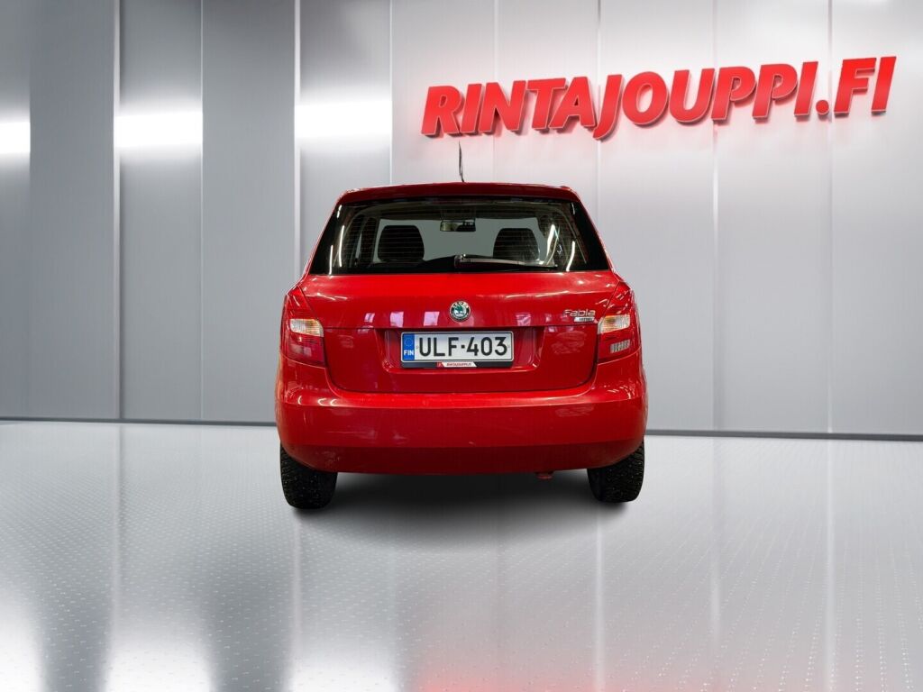 Skoda Fabia 2011 Punainen