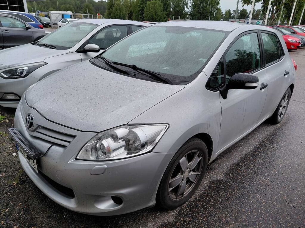 Toyota Auris 2010 Hopea