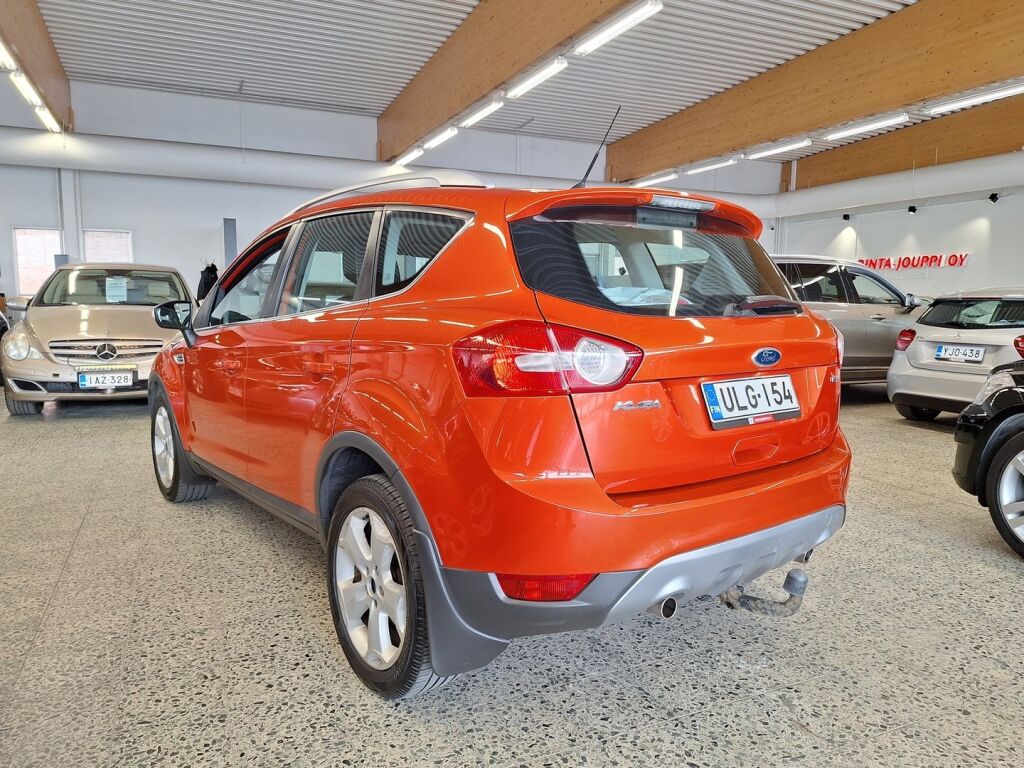 Ford Kuga 2011 Punainen