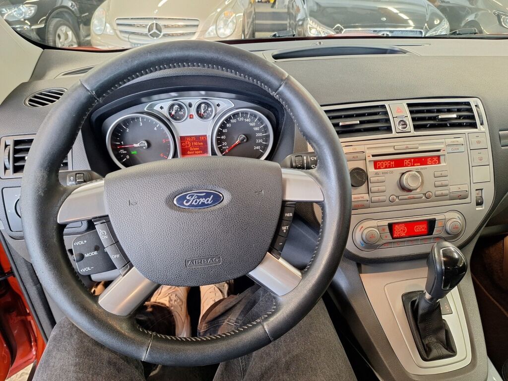 Ford Kuga 2011 Punainen