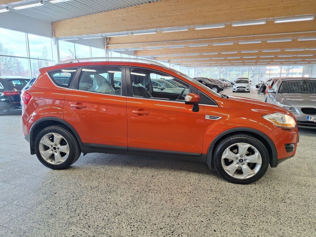 Ford Kuga 2011 Punainen
