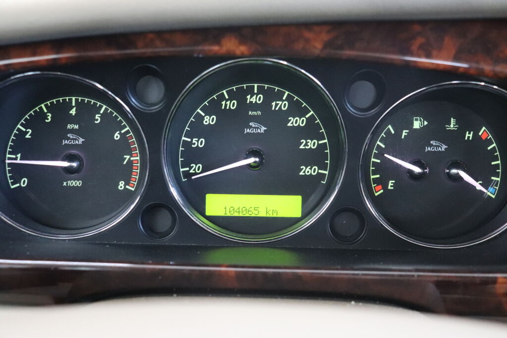 Jaguar XJ8 2003 Sininen