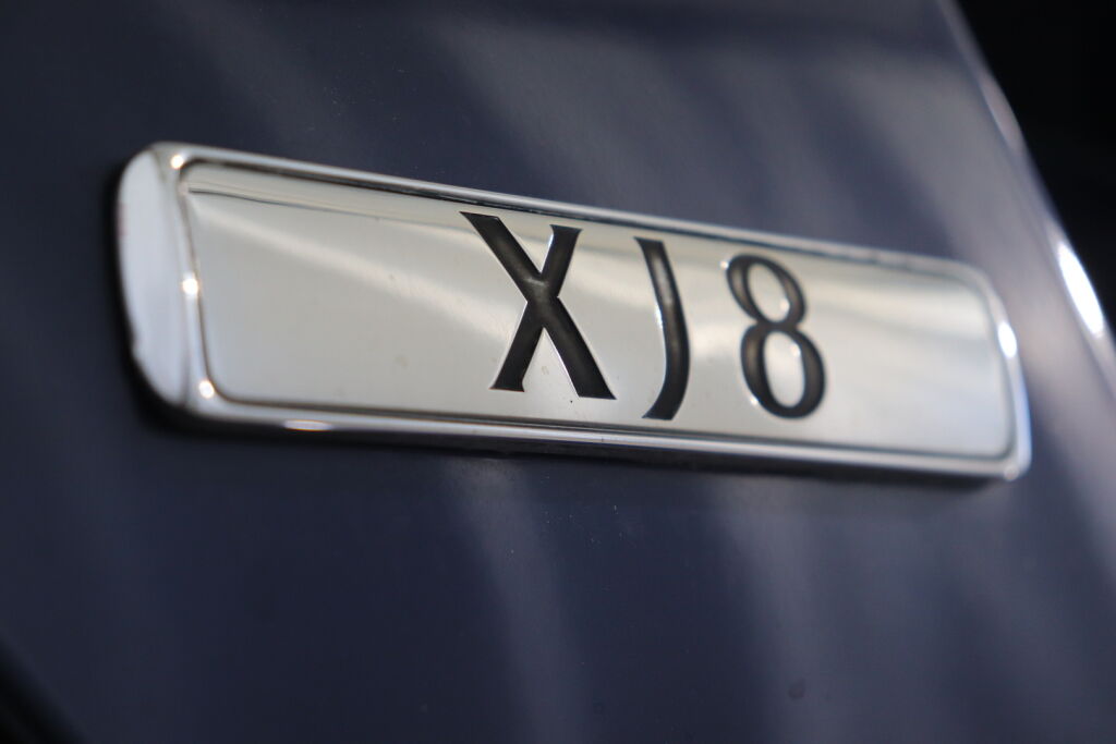 Jaguar XJ8 2003 Sininen