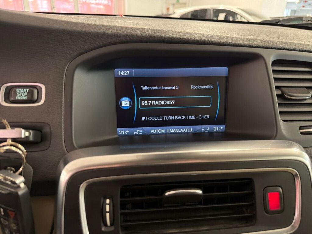 Volvo V60 2011 Musta