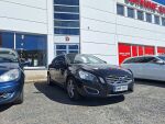 Volvo V60 2011 Musta
