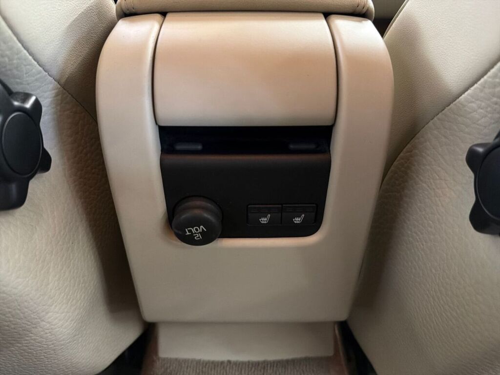 Volvo V60 2011 Musta