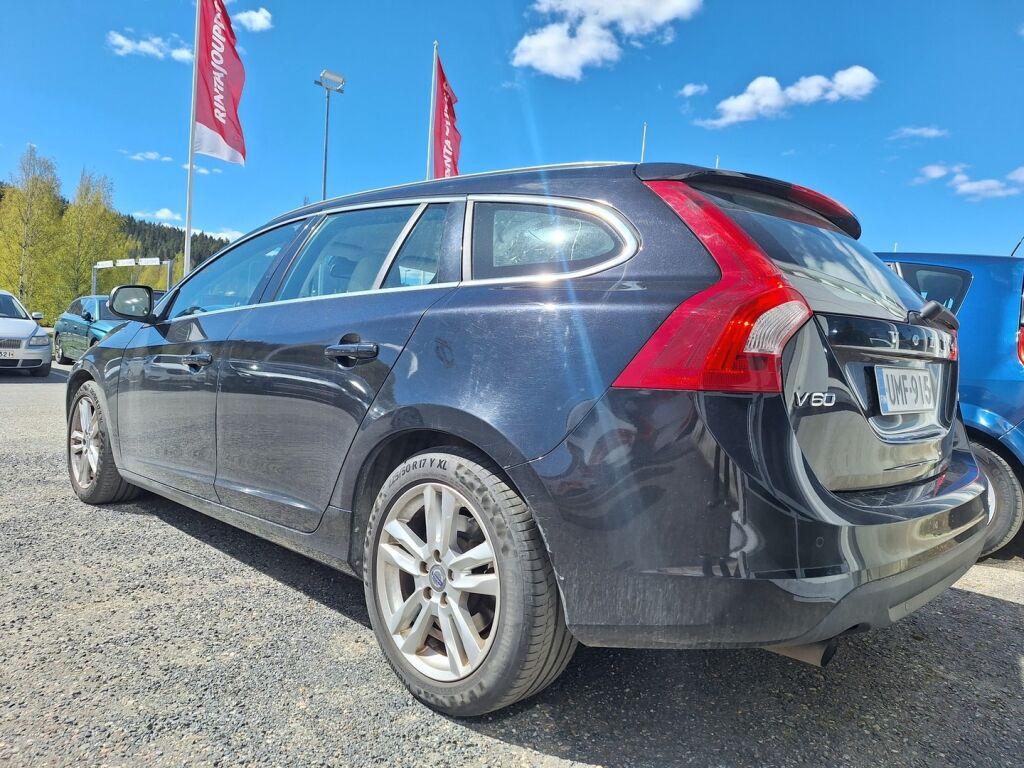 Volvo V60 2011 Musta