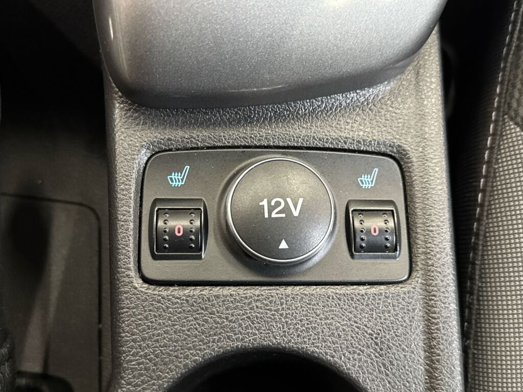 Ford Focus 2012 Ruskea (beige)