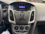 Ford Focus 2012 Ruskea (beige)