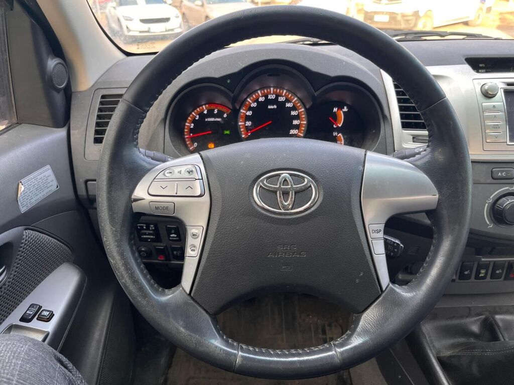 Toyota Hilux 2012 Sininen
