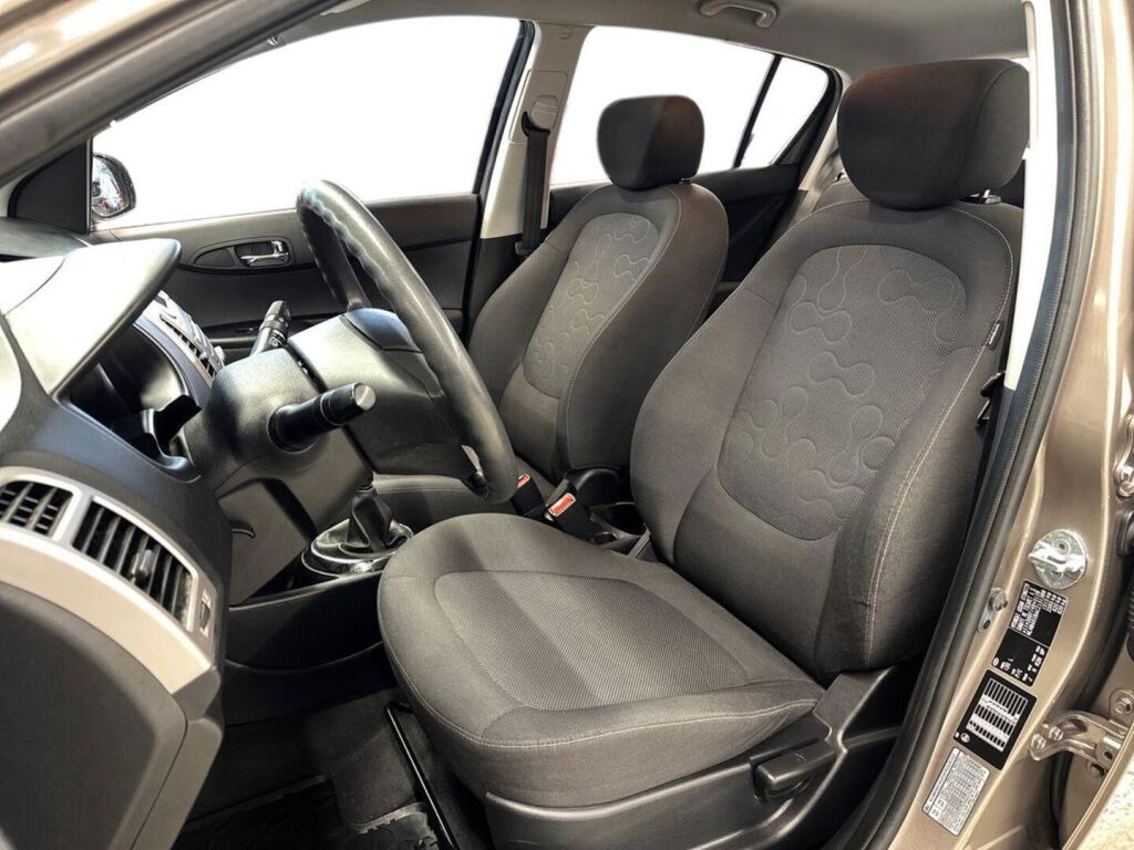 Hyundai i20 2012 Metallinhohto Harmaa