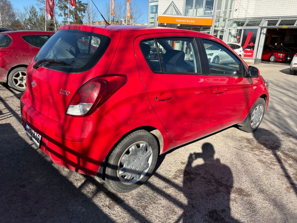Hyundai i20 2013 Punainen