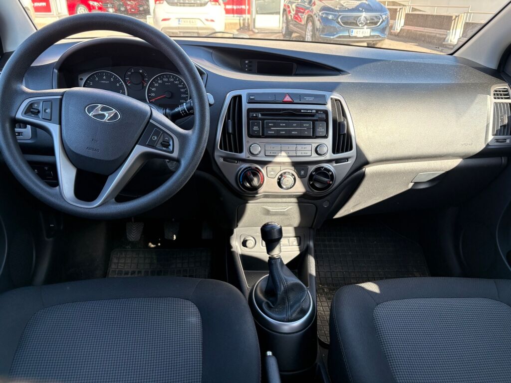 Hyundai i20 2013 Punainen