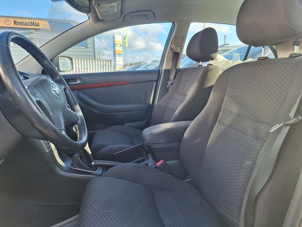 Toyota Avensis 2005 Hopea