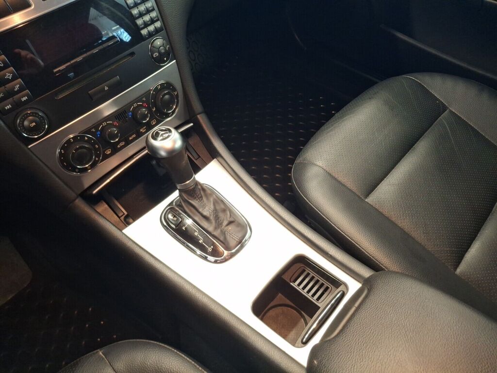 Mercedes-Benz C 2006 Harmaa