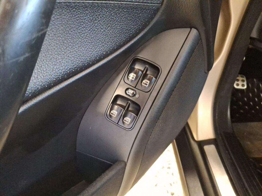 Mercedes-Benz C 2006 Harmaa