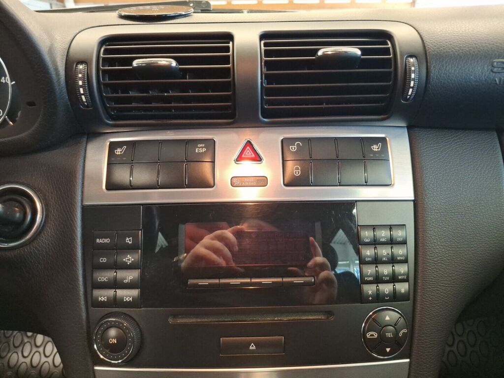 Mercedes-Benz C 2006 Harmaa