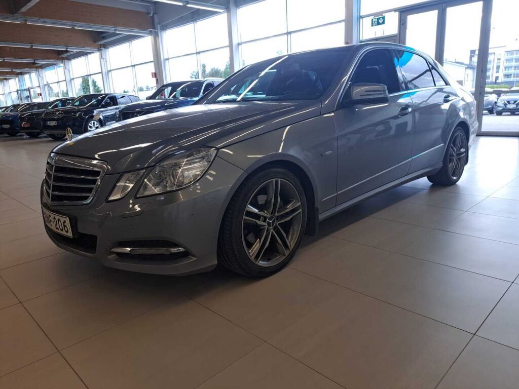 Mercedes-Benz E 2011 Harmaa