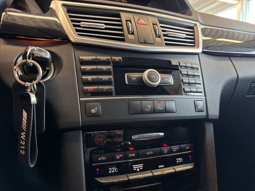 Mercedes-Benz E 2011 Harmaa