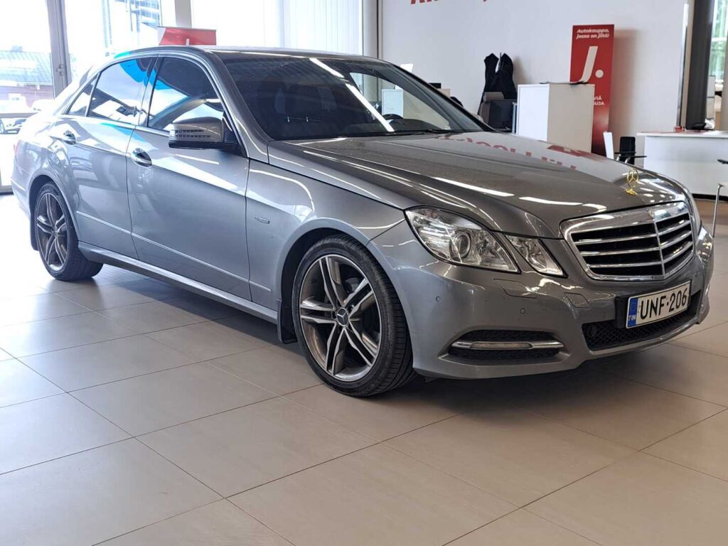 Mercedes-Benz E 2011 Harmaa