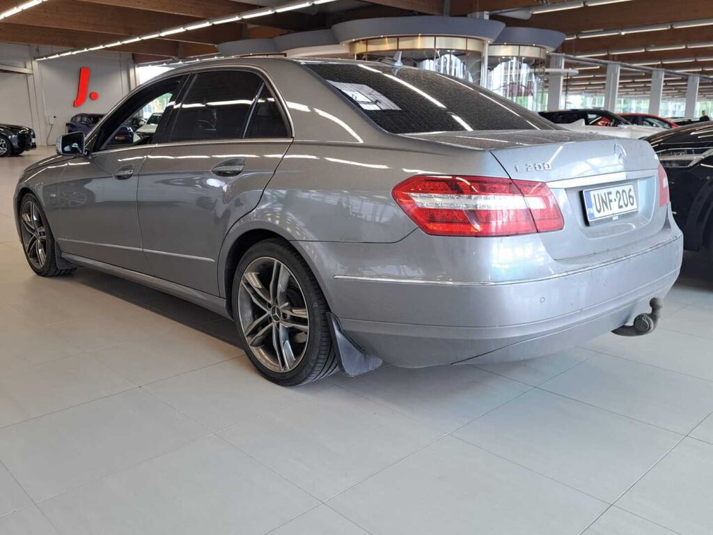 Mercedes-Benz E 2011 Harmaa